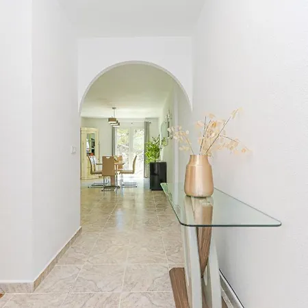 Presidential Villamartin Plaza Av Brisas 67 Apartment