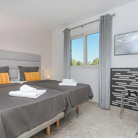 Presidential Villamartin Plaza Av Brisas 67 Alicante